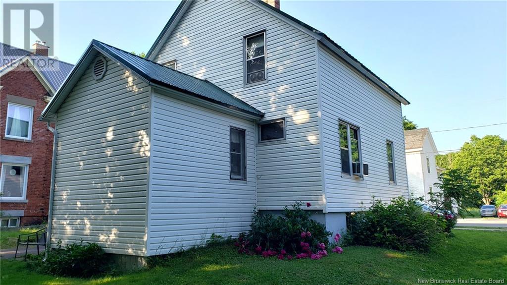 56 Essex Street, Sussex, New Brunswick  E4E 1K1 - Photo 4 - NB121536
