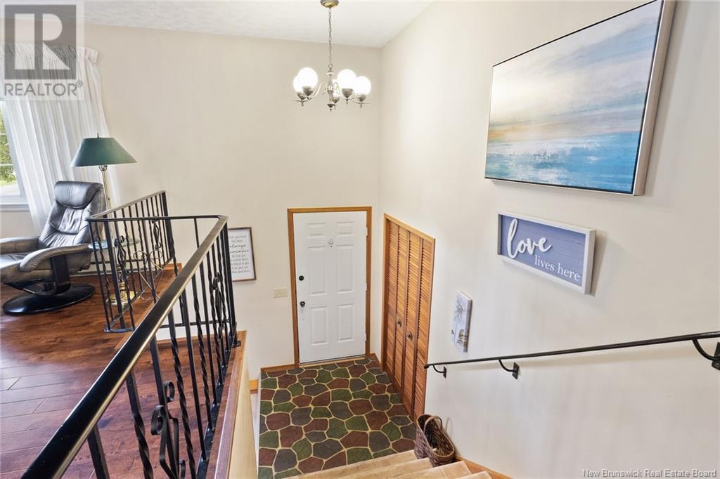 14 Matthews Court, Fredericton, New Brunswick  E3A 4Y7 - Photo 5 - NB121583