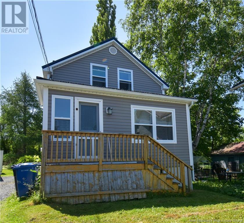 226 Dumaresq, Bathurst, New Brunswick  E2A 1H8 - Photo 2 - NB121599