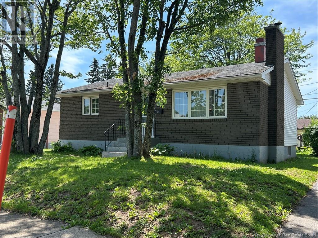 34 Smith Street, Moncton, New Brunswick  E1C 8G2 - Photo 3 - NB121433