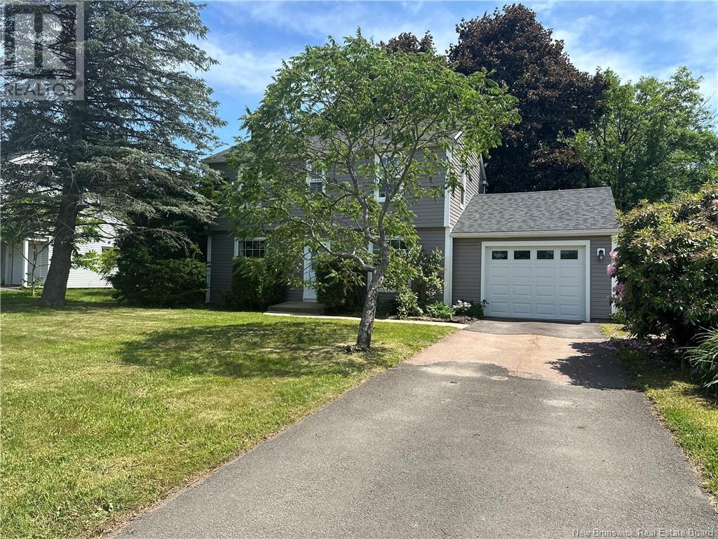 16 Crescent Avenue, Moncton, New Brunswick  E1A 3J3 - Photo 2 - NB121594