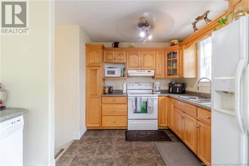 12 Watling Crescent, Oromocto, New Brunswick  E2V 4M7 - Photo 10 - NB121432