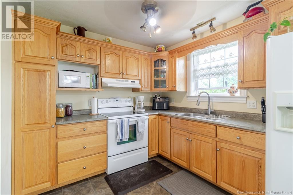12 Watling Crescent, Oromocto, New Brunswick  E2V 4M7 - Photo 11 - NB121432