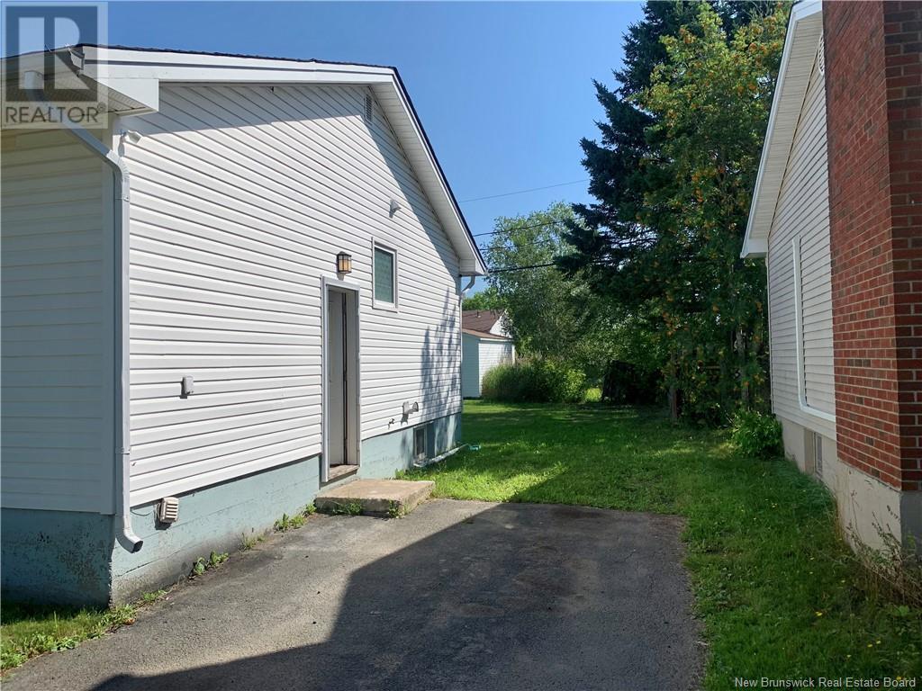 312 Argyle Street, Moncton, New Brunswick  E1C 3V6 - Photo 4 - NB120338