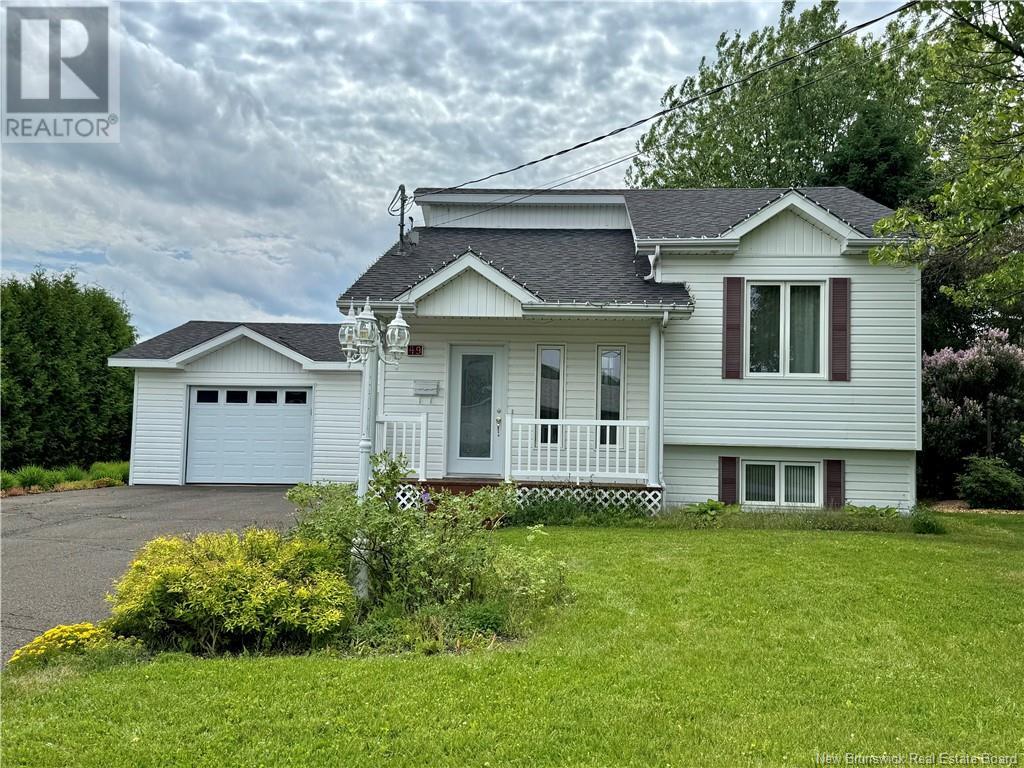 49 Rue Lebel, Edmundston, New Brunswick  E3V 3Y3 - Photo 2 - NB121617