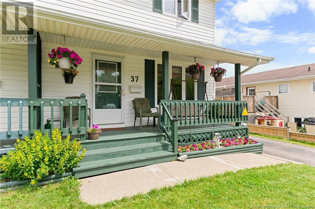 37 Monaghan, Moncton, New Brunswick  E1A 6H8 - Photo 2 - NB121703