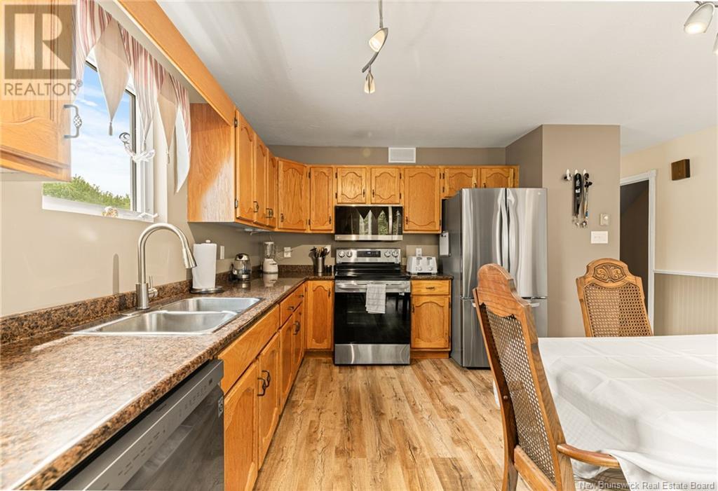 37 Monaghan, Moncton, New Brunswick  E1A 6H8 - Photo 9 - NB121703