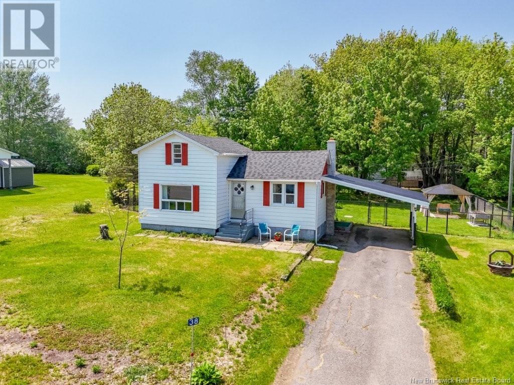 38 Chestnut Street, Minto, New Brunswick