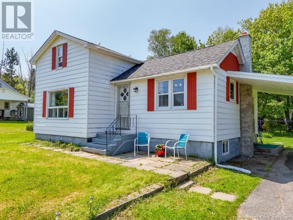 38 Chestnut Street, Minto, New Brunswick  E4B 3L5 - Photo 3 - NB120232
