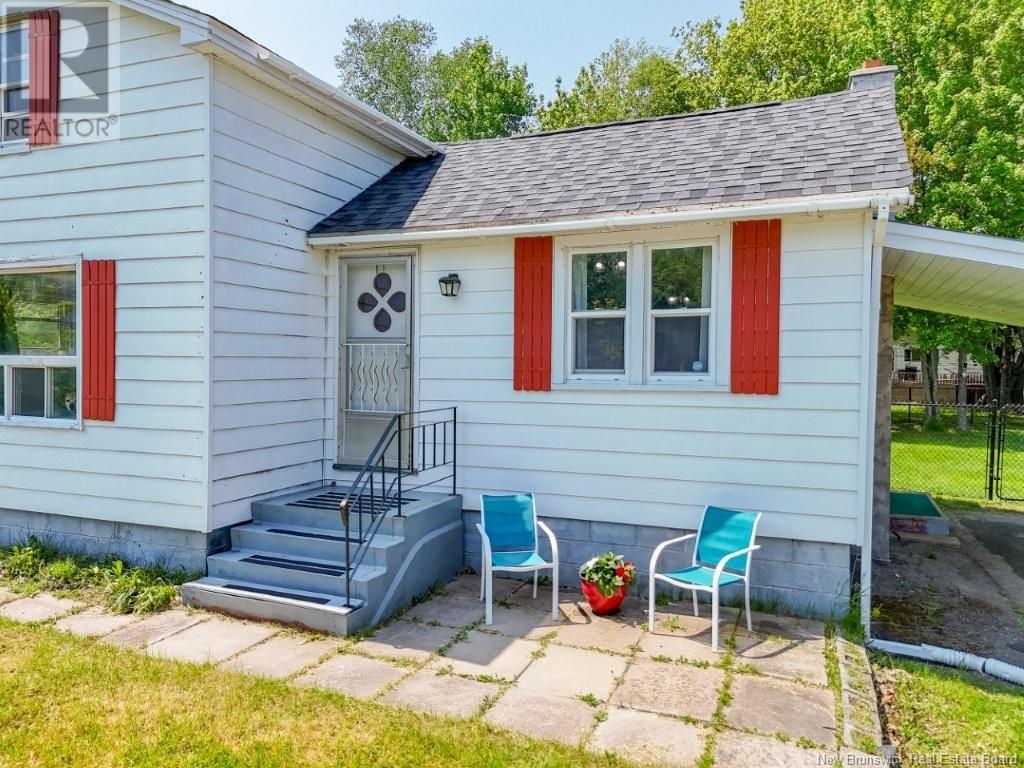 38 Chestnut Street, Minto, New Brunswick  E4B 3L5 - Photo 5 - NB120232