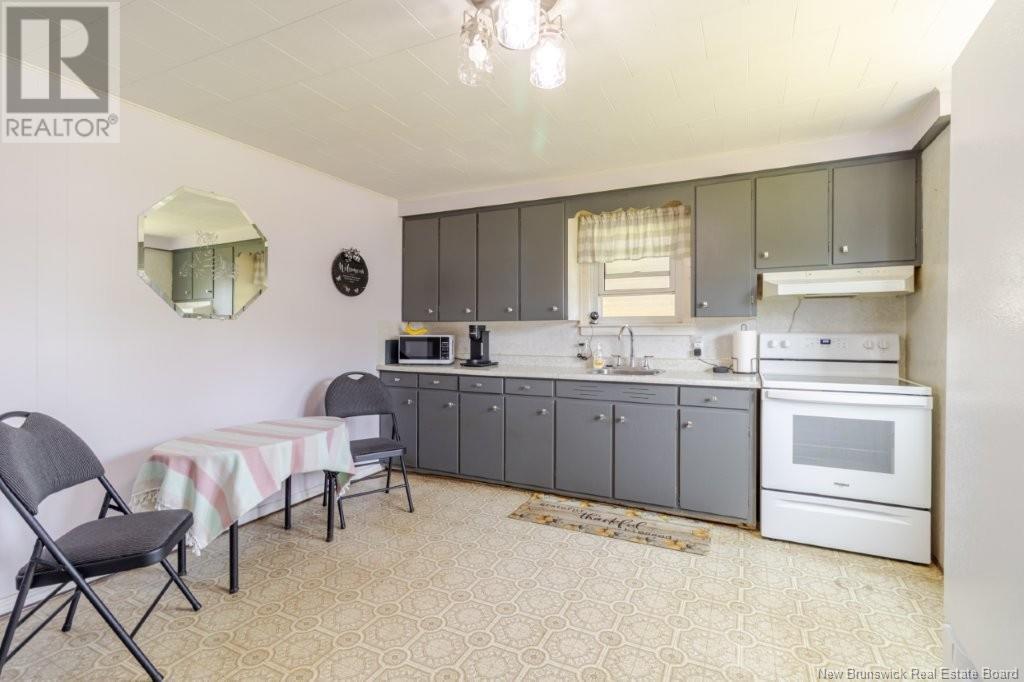 38 Chestnut Street, Minto, New Brunswick  E4B 3L5 - Photo 6 - NB120232