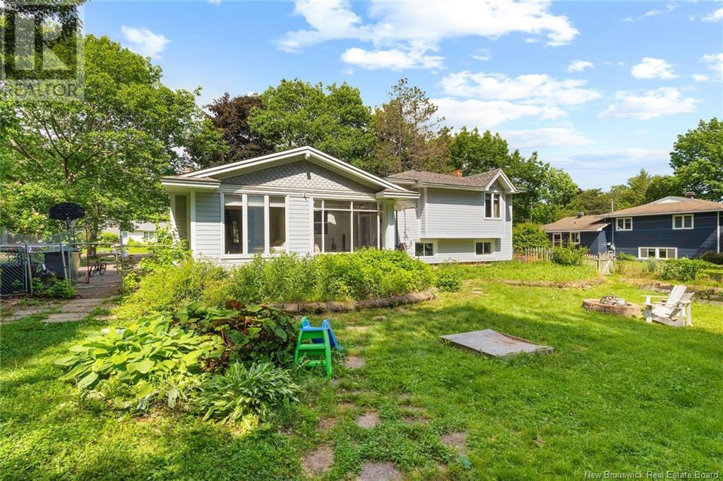 98 Nicholson Crescent, New Maryland, New Brunswick  E3C 1H4 - Photo 37 - NB121688