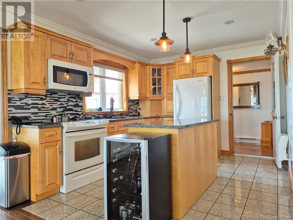 25 Bayshore Drive, Bathurst, New Brunswick  E2A 6A5 - Photo 13 - NB121563