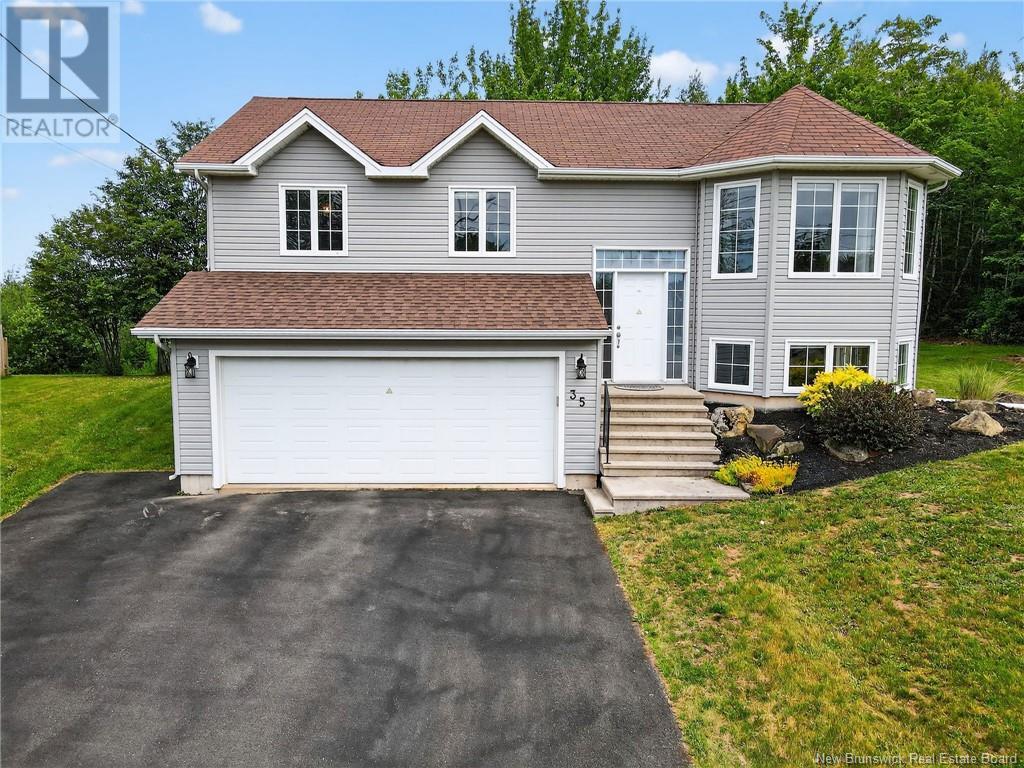 35 Herman, Dieppe, New Brunswick