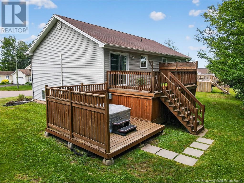 35 Herman, Dieppe, New Brunswick  E4K 3Y5 - Photo 6 - NB121760