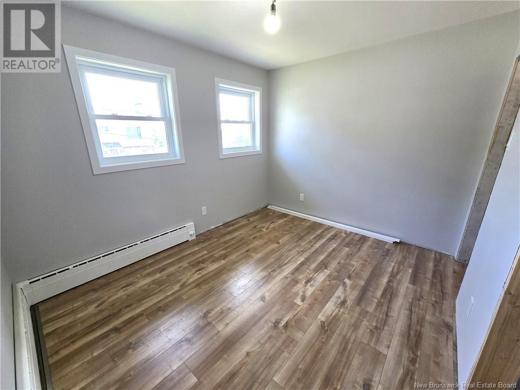 18 23e Avenue, Edmundston, New Brunswick  E3V 2G5 - Photo 11 - NB121245