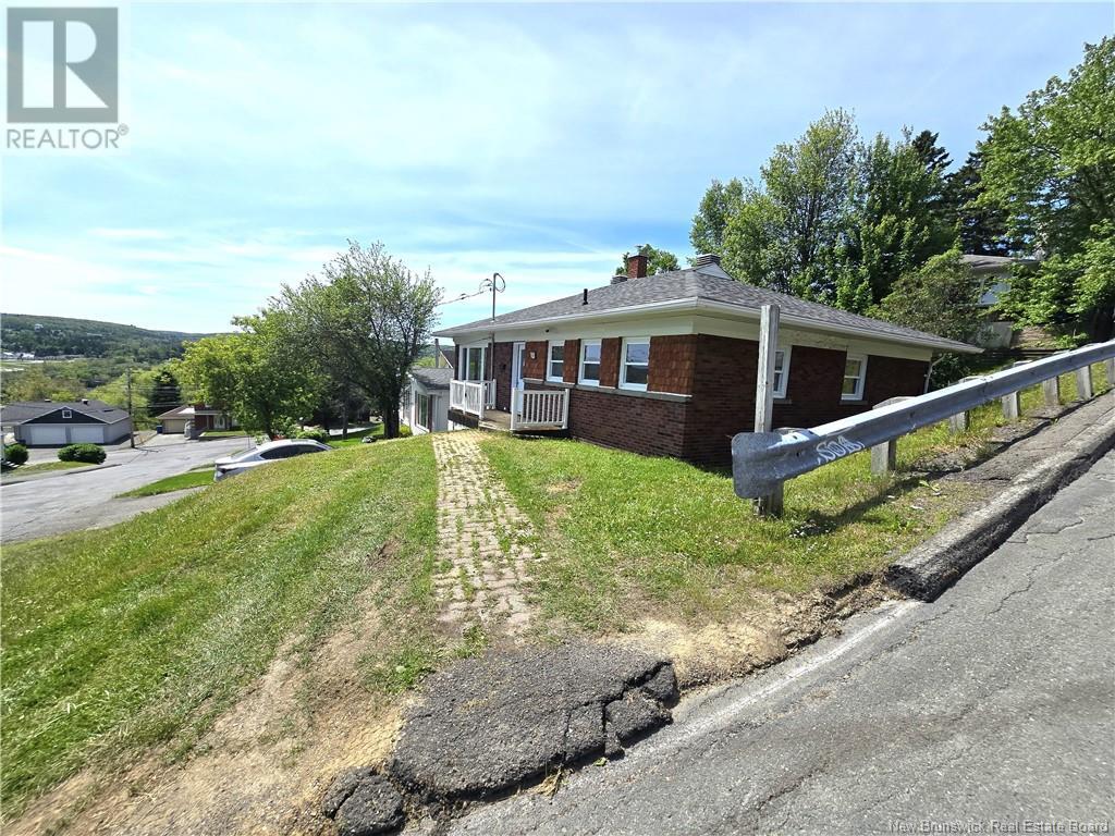 18 23e Avenue, Edmundston, New Brunswick  E3V 2G5 - Photo 23 - NB121245