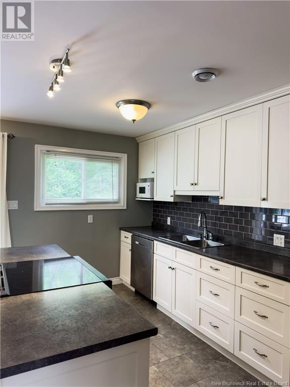 8 Centennial Court, Fredericton, New Brunswick  E3A 4G6 - Photo 11 - NB121737