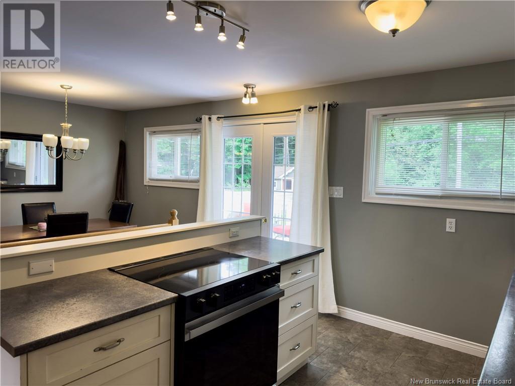 8 Centennial Court, Fredericton, New Brunswick  E3A 4G6 - Photo 13 - NB121737