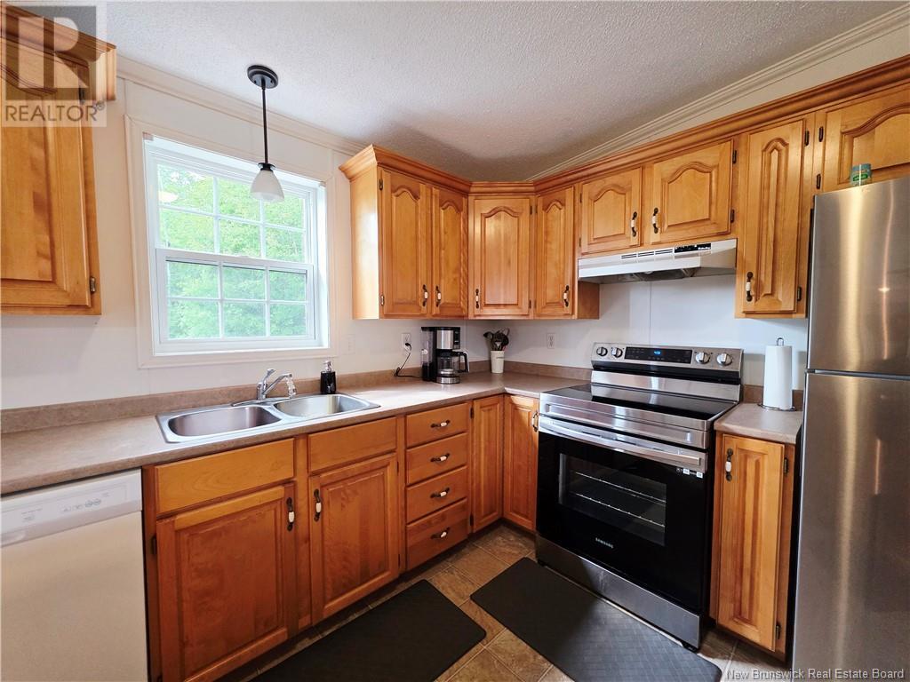 19 Telex Lane, Dieppe, New Brunswick  E1A 7C8 - Photo 4 - NB121641