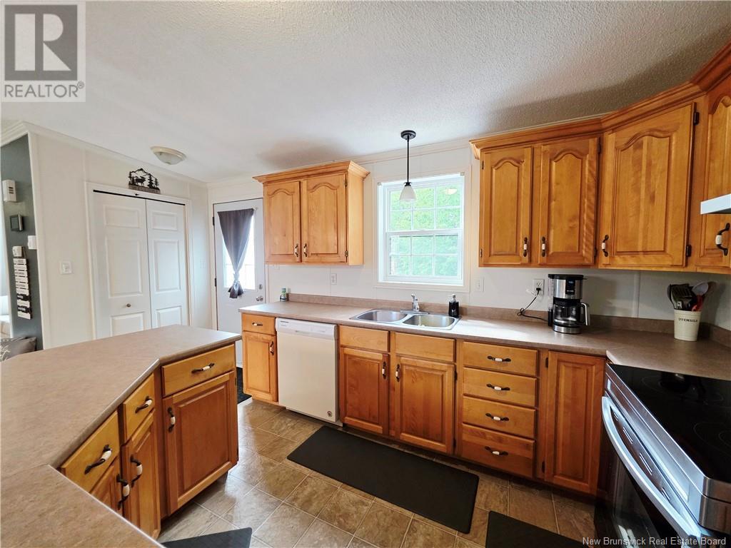 19 Telex Lane, Dieppe, New Brunswick  E1A 7C8 - Photo 5 - NB121641
