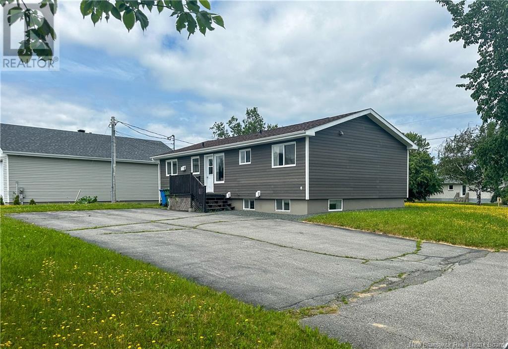 378 De Lïle Road, Caraquet, New Brunswick  E1W 1B5 - Photo 5 - NB121782