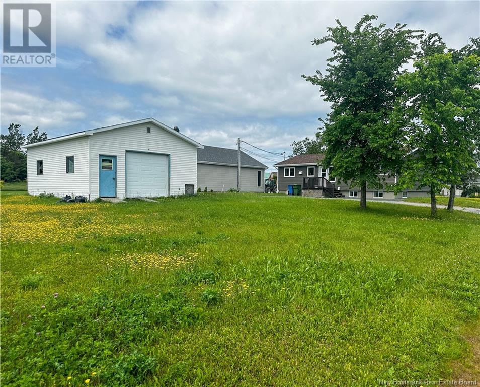 378 De Lïle Road, Caraquet, New Brunswick  E1W 1B5 - Photo 6 - NB121782