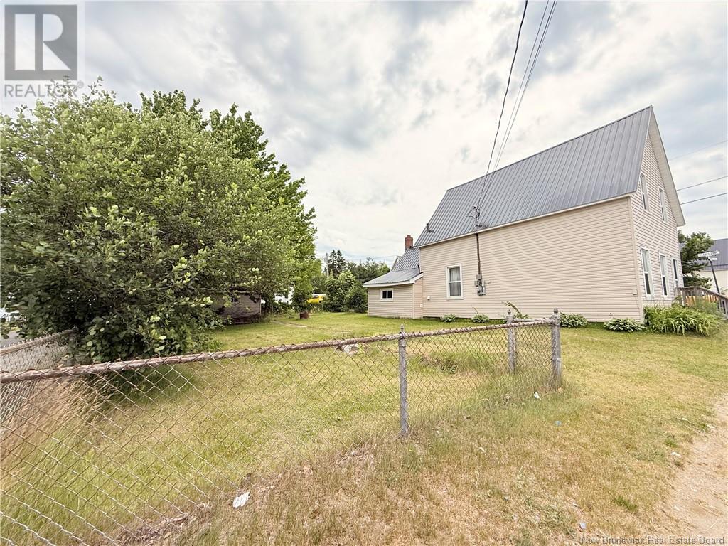 39 St. Andrews Street, Miramichi, New Brunswick  E1N 1G2 - Photo 5 - NB121800