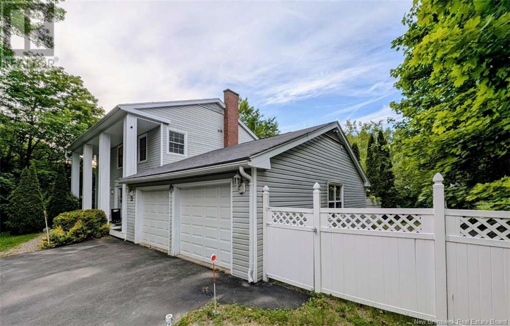1a Heather Terrace, Fredericton, New Brunswick  E3B 2S7 - Photo 2 - NB121903