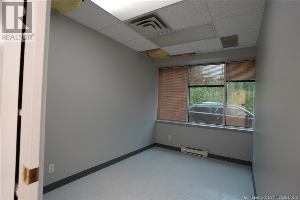 1850 Vanier Boulevard Unit# 106, Bathurst, New Brunswick  E2A 7B7 - Photo 12 - NB121893