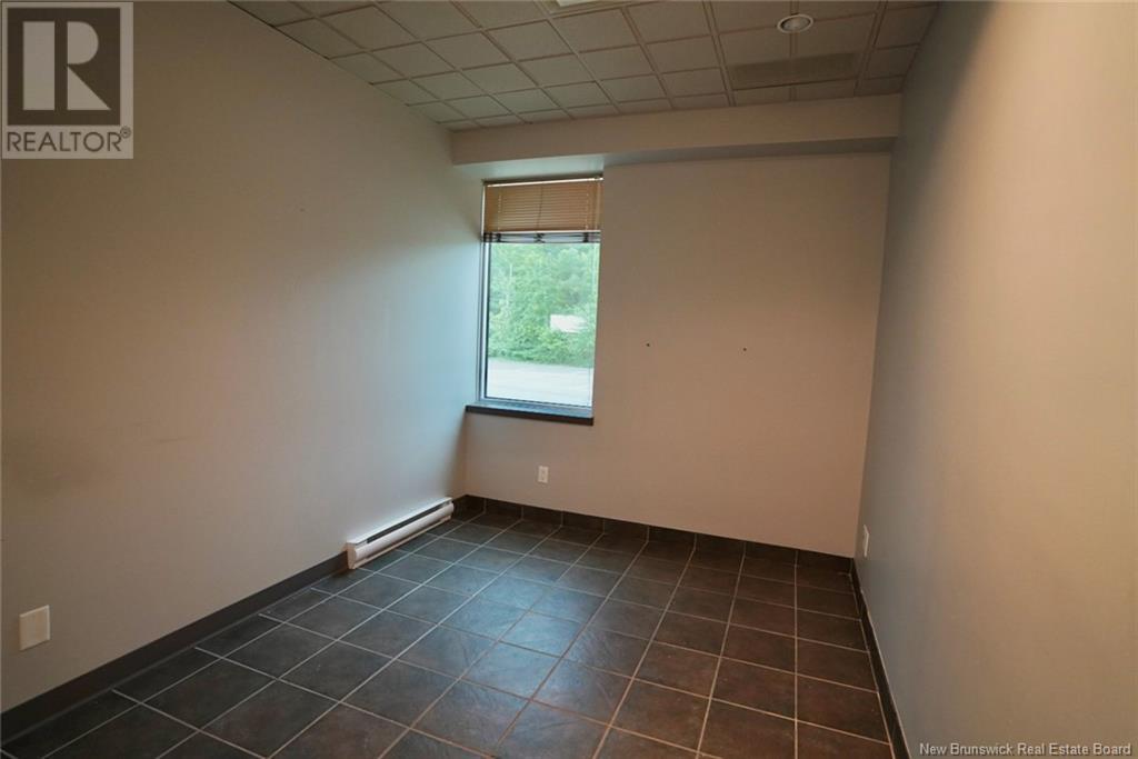 1850 Vanier Boulevard Unit# 106, Bathurst, New Brunswick  E2A 7B7 - Photo 14 - NB121893
