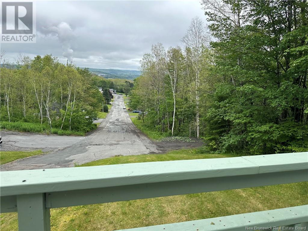 50 Dube, Edmundston, New Brunswick  E3V 3K8 - Photo 11 - NB121691