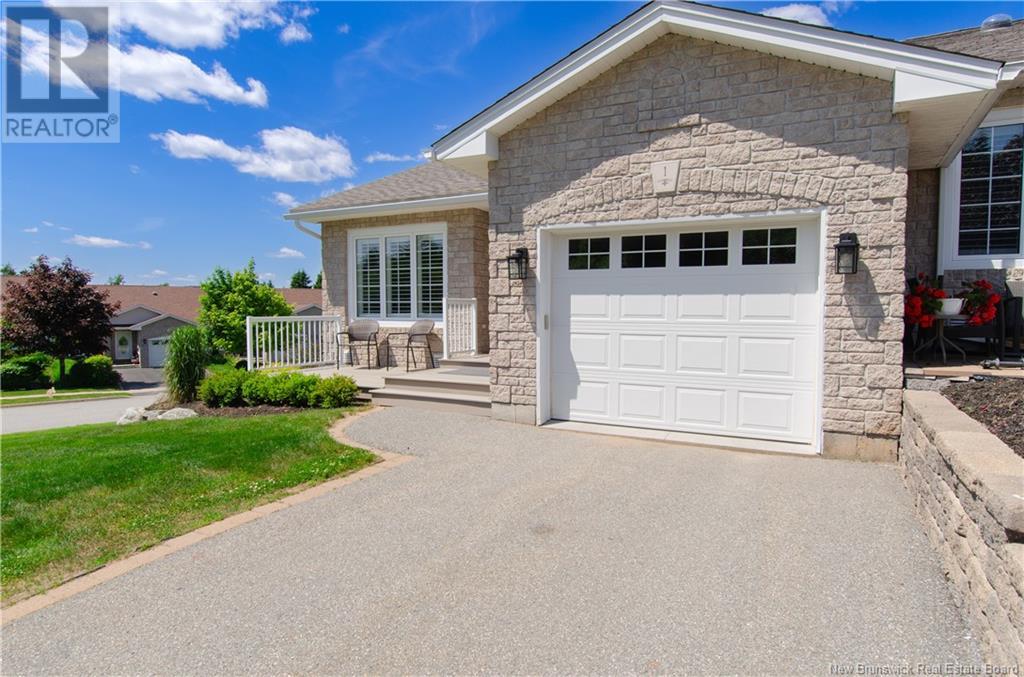 1 Mapleview Drive, Hampton, New Brunswick  E5N 0A6 - Photo 2 - NB121828