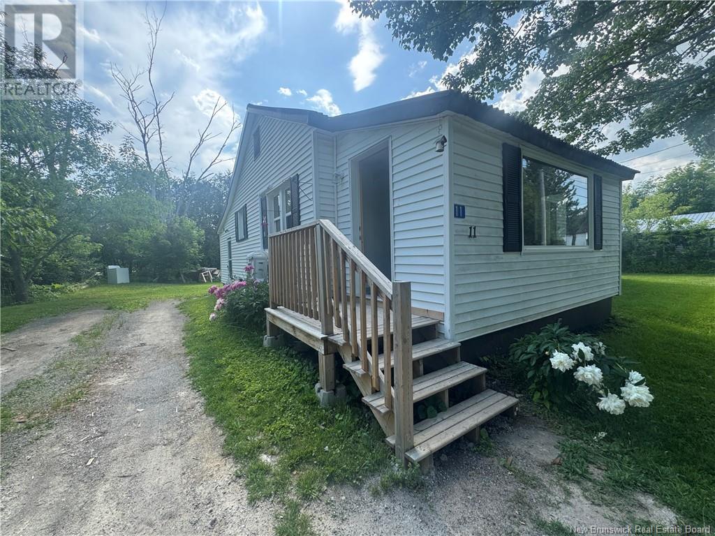 11 Third Street, Petitcodiac, New Brunswick  E4Z 4W7 - Photo 3 - NB121713