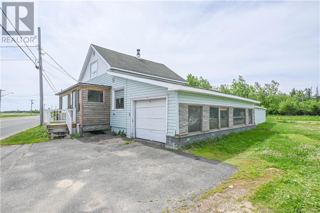 311 Jd Gauthier Boulevard, Shippagan, New Brunswick  E8S 1N7 - Photo 8 - NB122028