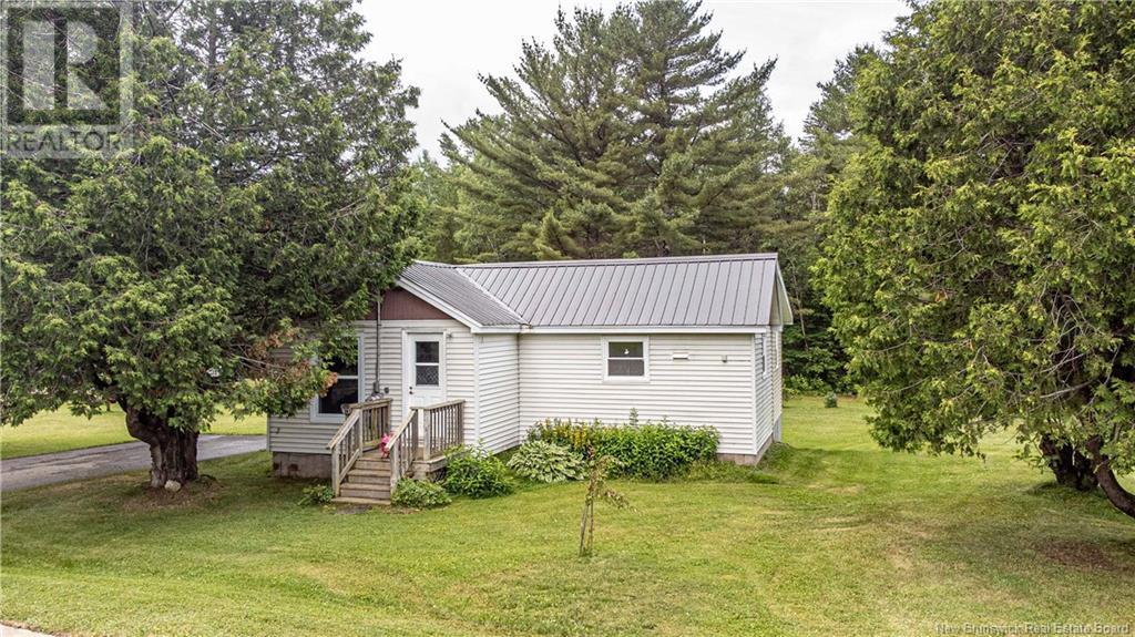 24 Forest Avenue, Chipman, New Brunswick  E3A 1Z9 - Photo 1 - NB122029
