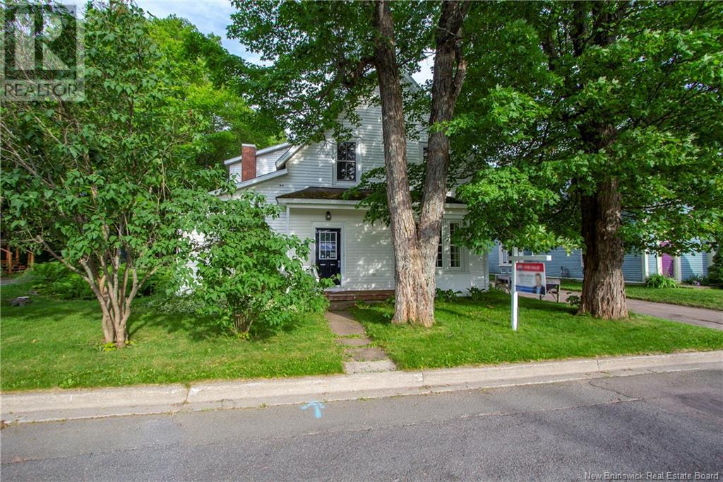 5 Squire Street, Sackville, New Brunswick  E4L 4K8 - Photo 2 - NB121937