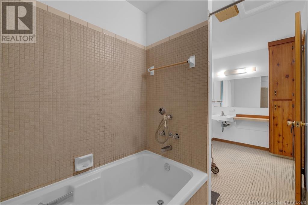 272 Kennebecasis River Road, Hampton, New Brunswick  E5N 6K9 - Photo 14 - NB122092