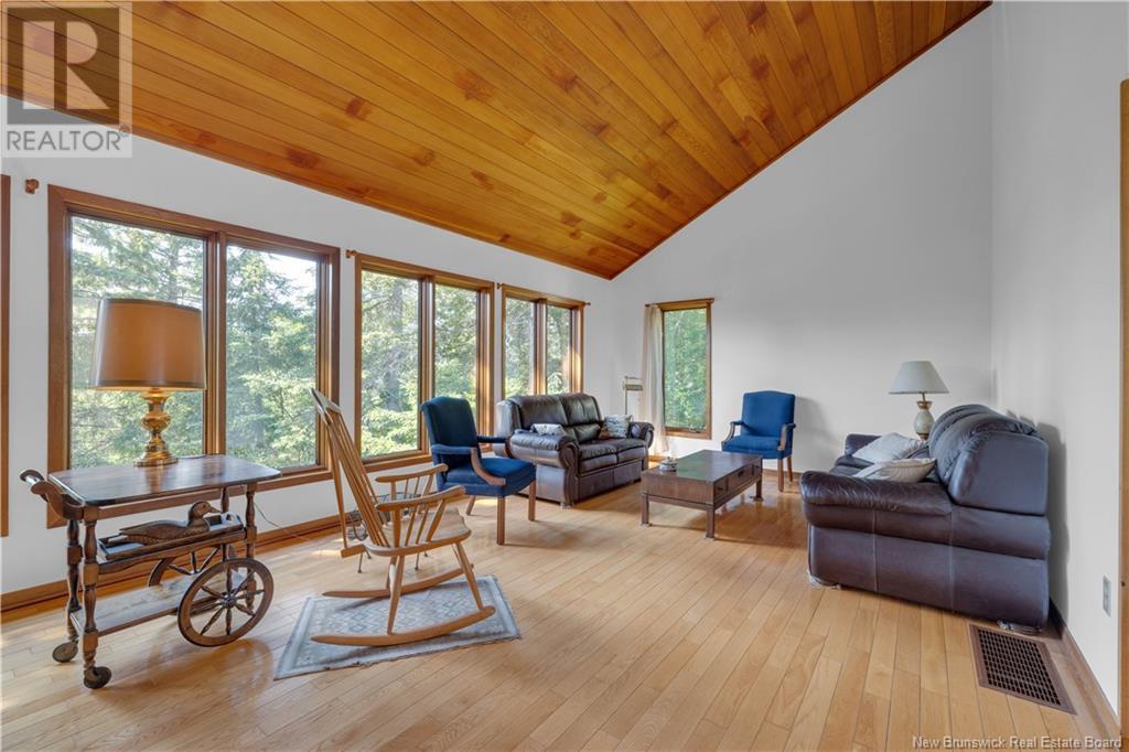 272 Kennebecasis River Road, Hampton, New Brunswick  E5N 6K9 - Photo 6 - NB122092