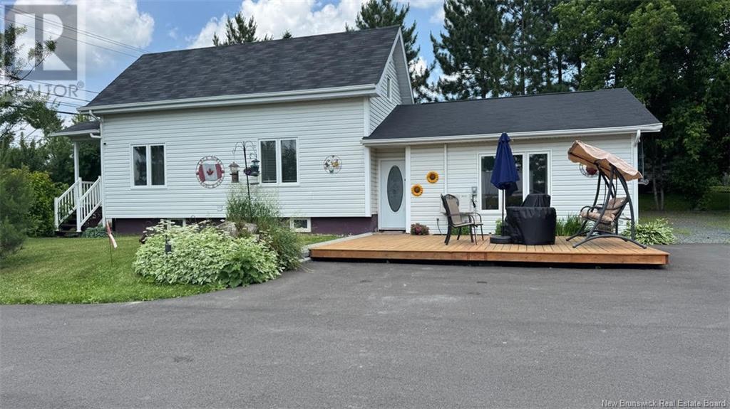 305 St-Jean, Saint-Léonard, New Brunswick