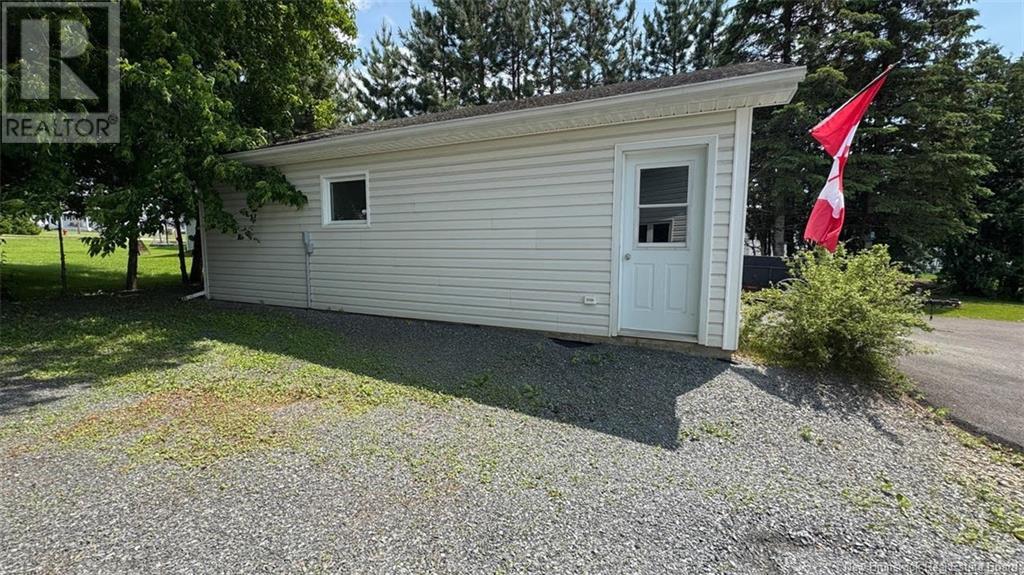 305 St-Jean, Saint-Léonard, New Brunswick  E7E 2C4 - Photo 37 - NB122129