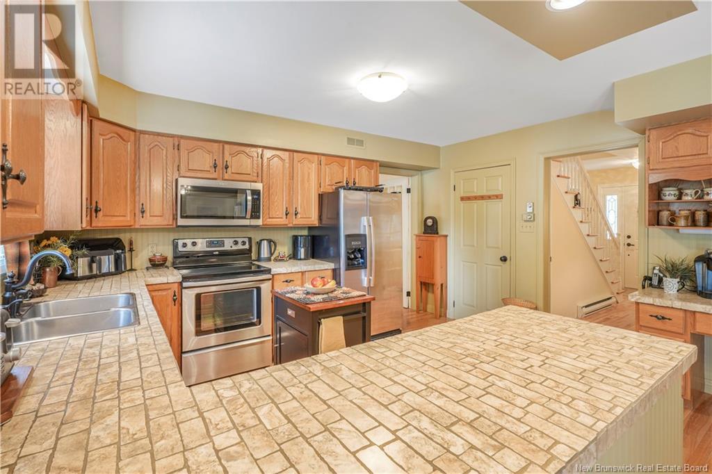 53 Brentwood Drive, Fredericton, New Brunswick  E3B 7A5 - Photo 8 - NB122164