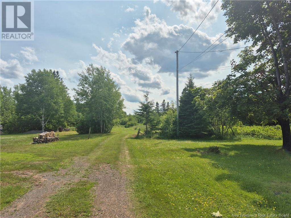 148 Rue Principale, Pointe-Verte, New Brunswick  E8J 2V8 - Photo 5 - NB122112