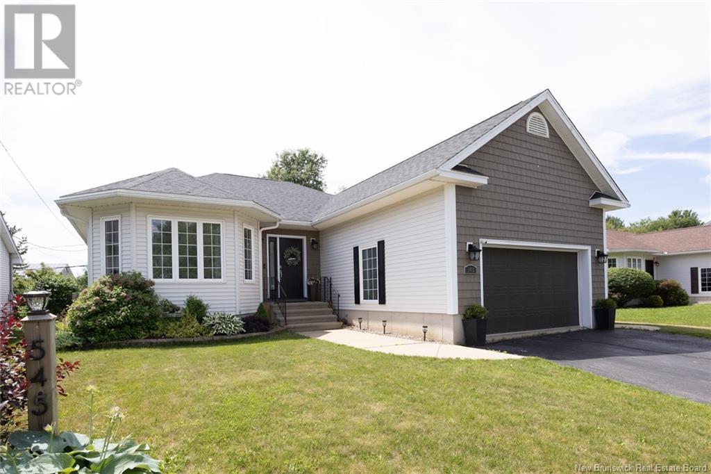 545 Douglas Avenue, Fredericton, New Brunswick  E3A 5T1 - Photo 2 - NB121915