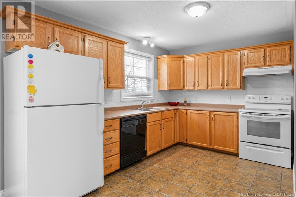 30 Gagnon Drive, Moncton, New Brunswick  E1A 0A5 - Photo 3 - NB122040