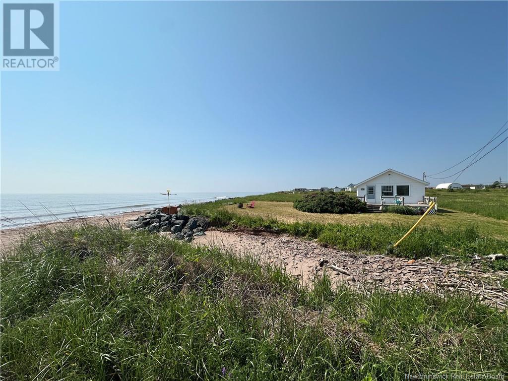 56 Rue De La Plage, Cap-Bateau, New Brunswick