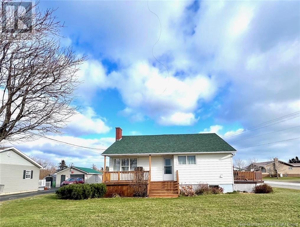 81 Rue De L'École, Lamèque, New Brunswick  E8T 1B7 - Photo 5 - NB122217