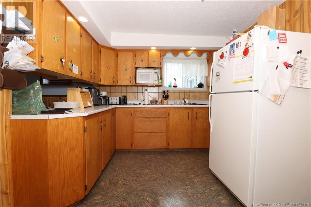250 Highlandview Road, Moncton, New Brunswick  E1A 2L3 - Photo 5 - NB122209