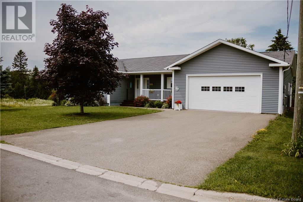 182 Eastwood Drive, Woodstock, New Brunswick  E7M 3Z5 - Photo 2 - NB122055