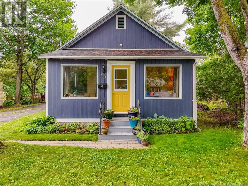 10 Victory Avenue, Fredericton, New Brunswick